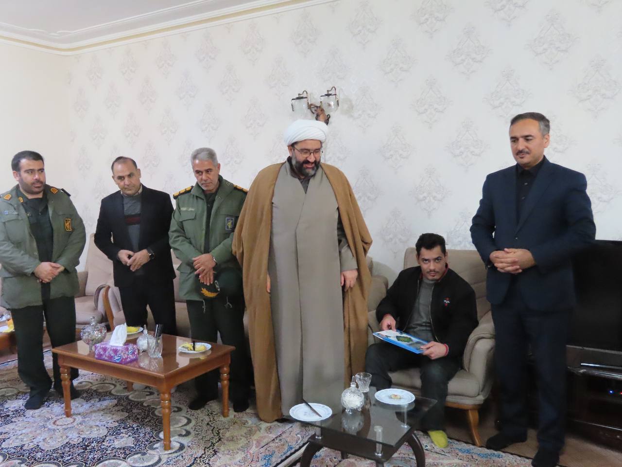 دیدار و تجلیل «فرماندار و امام جمعه» شهرستان چایپاره از ولی نعمت موفق بهزیستی