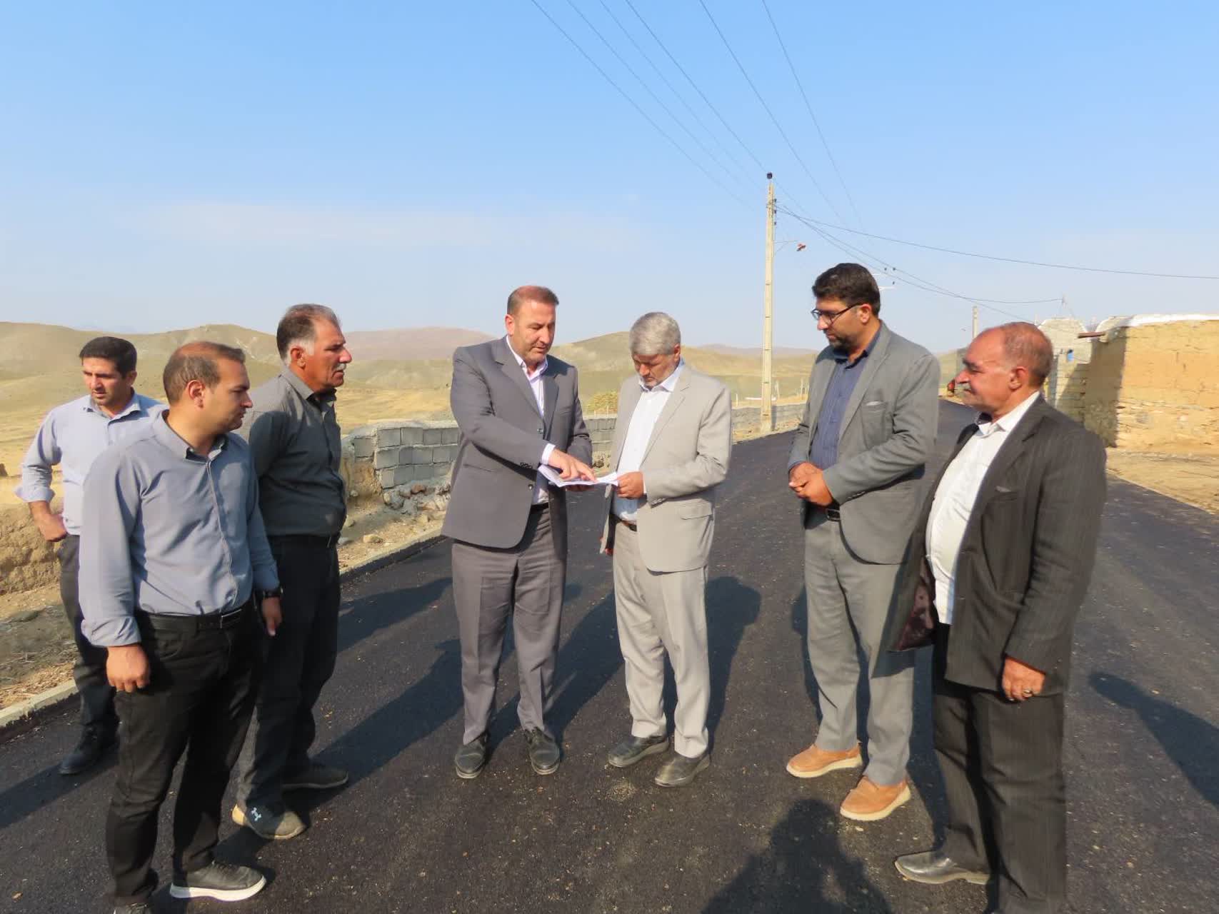 طرح عمرانی بهسازی و آسفالت معابر روستای آغمزار آماده افتتاح شد