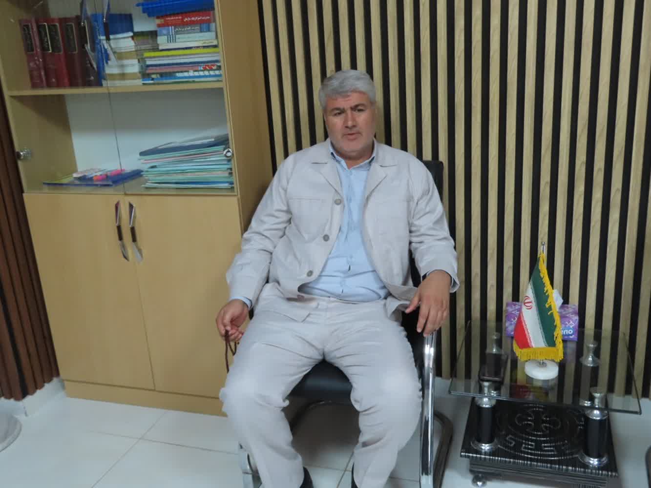 بازدید سرزده فرماندار چایپاره از اداره امور مالیاتی شهرستان