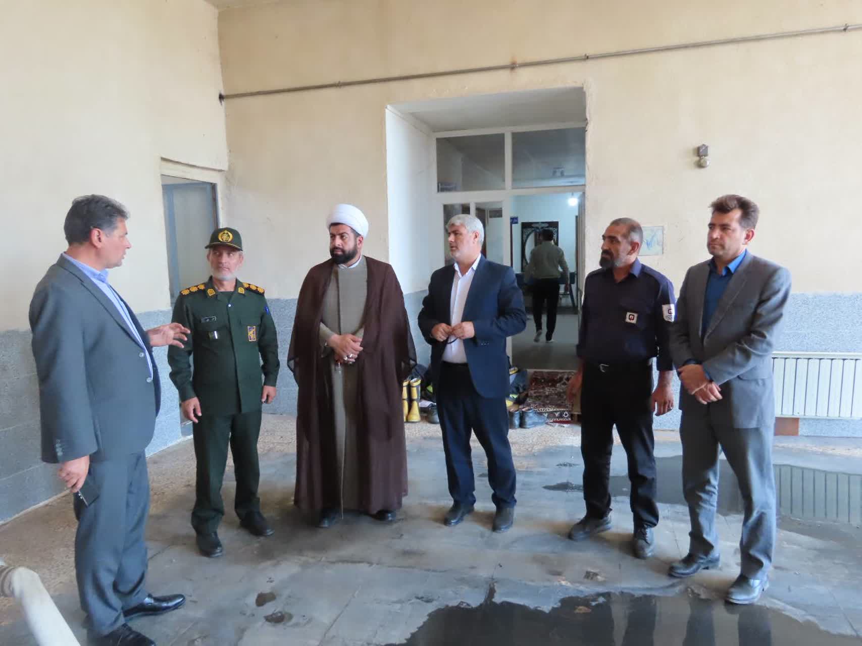 مراسم تجلیل از آتش نشانان شهرستان