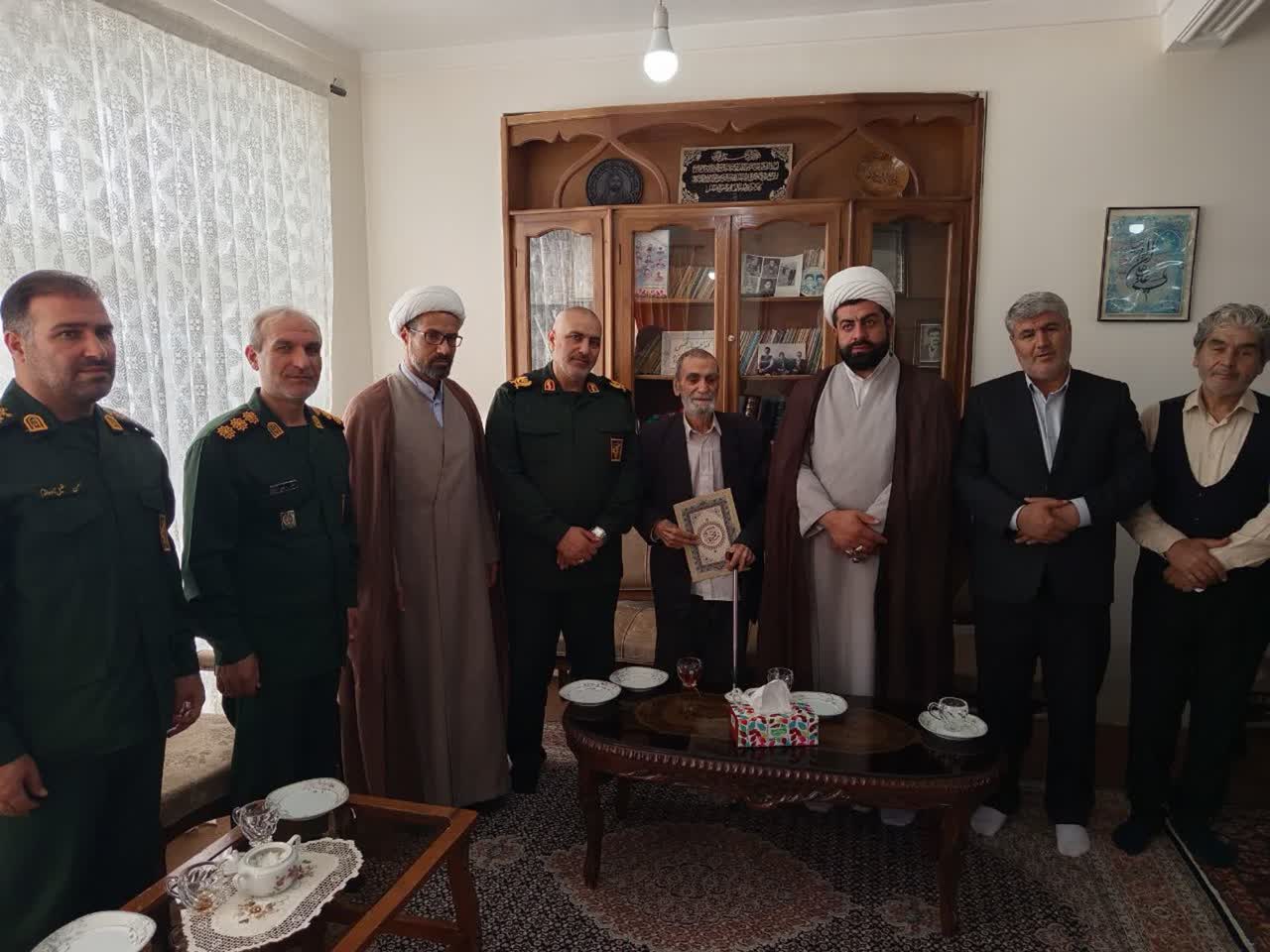 تجلیل از مقام شامخ خانواده شهداء