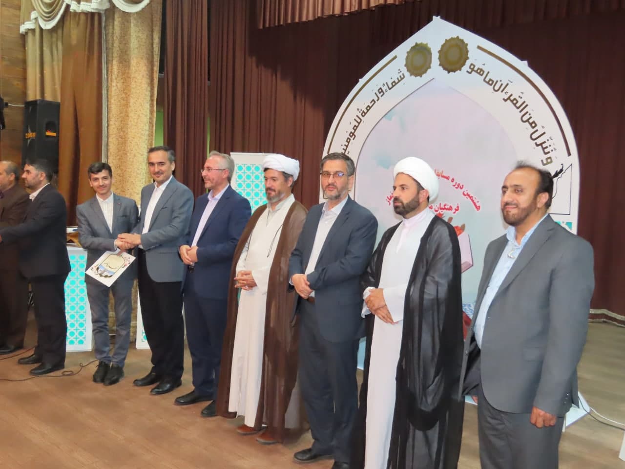 مراسم تجلیل از برندگان هشتمین دوره مسابقات قرآن ، عترت و نماز