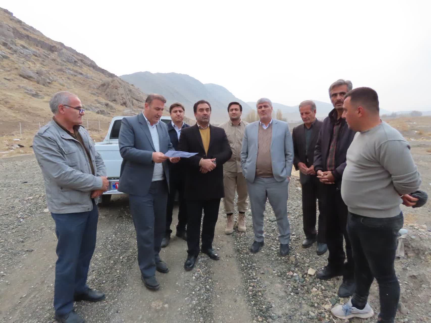 تأکید فرماندار چایپاره بر لزوم ساماندهی مسیل داخل روستای بسطام