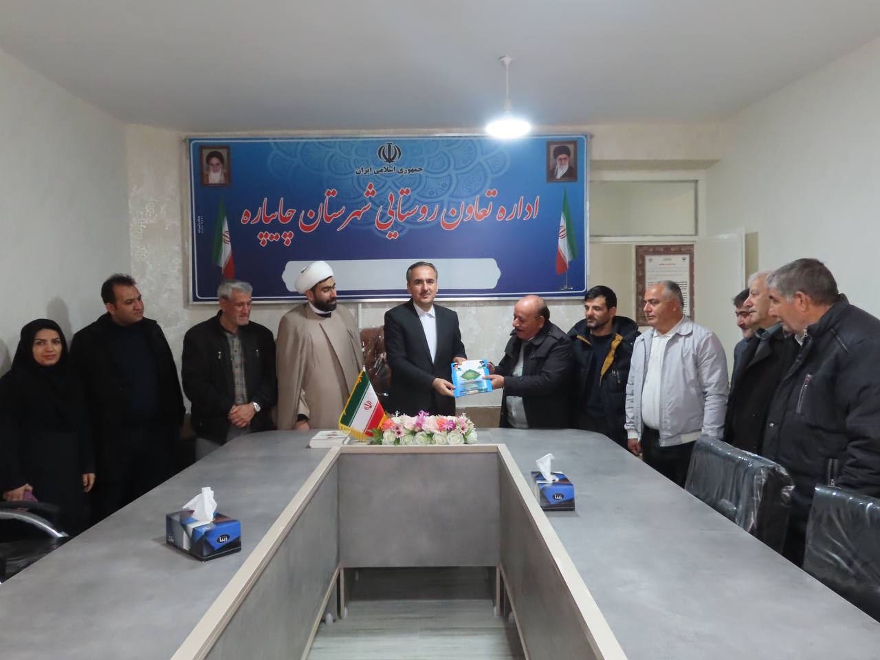 بازدید سرزده سعید شکورزاده فرماندار چایپاره از اداره تعاون روستایی