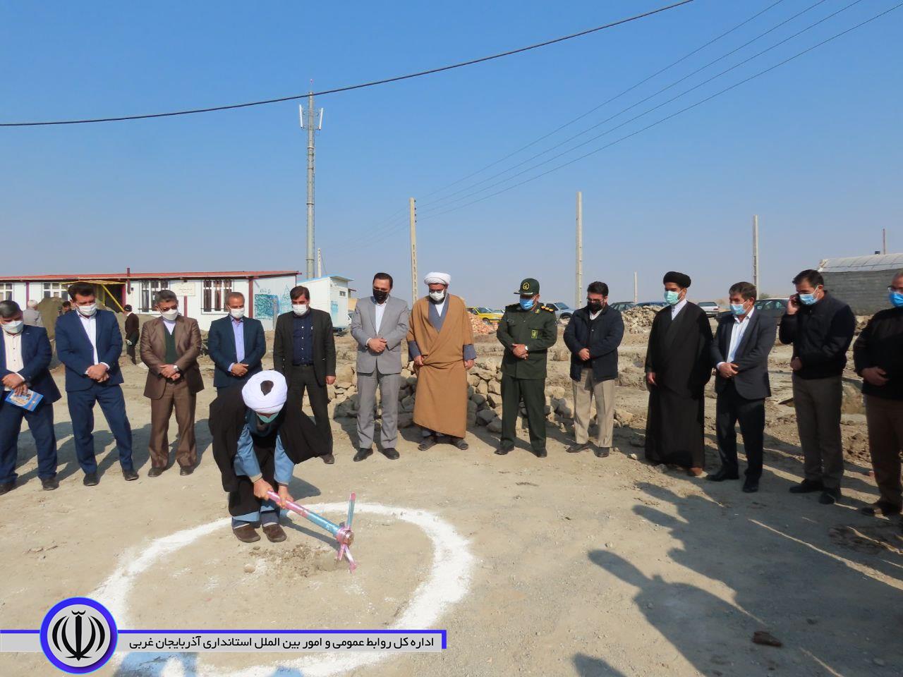 آئین کلنگ زنی مدرسه ۶ کلاسه درشهرستان چایپاره برگزارشد