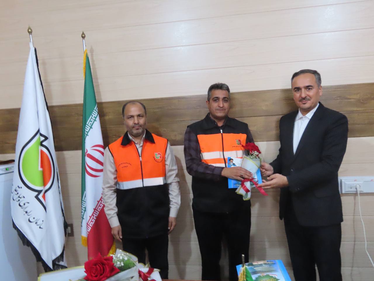 تجلیل فرماندار از راهداران شهرستان چایپاره