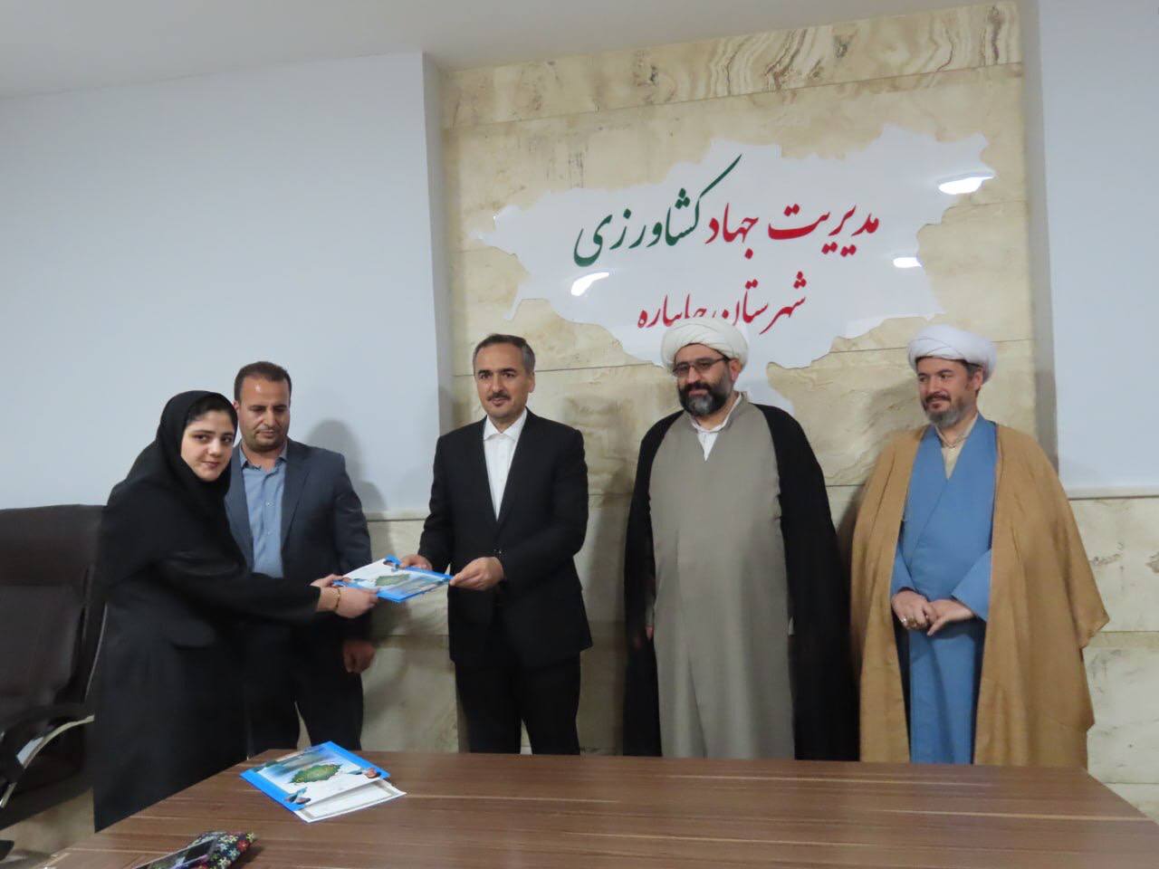 مراسم تجلیل از هنرمندان عرصه طبیعت به مناسبت روز درختکاری