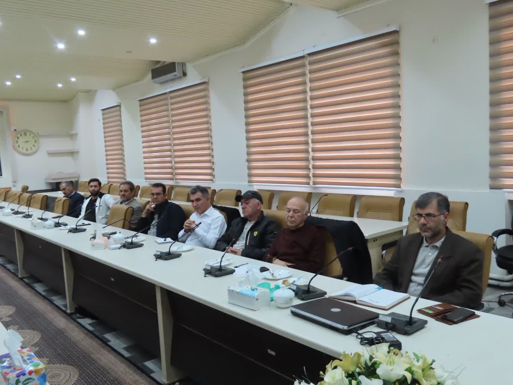 برگزاری جلسه هم اندیشی و نشست صمیمی معدنکاران و متصدیان صنایع معدنی شهرستان چایپاره