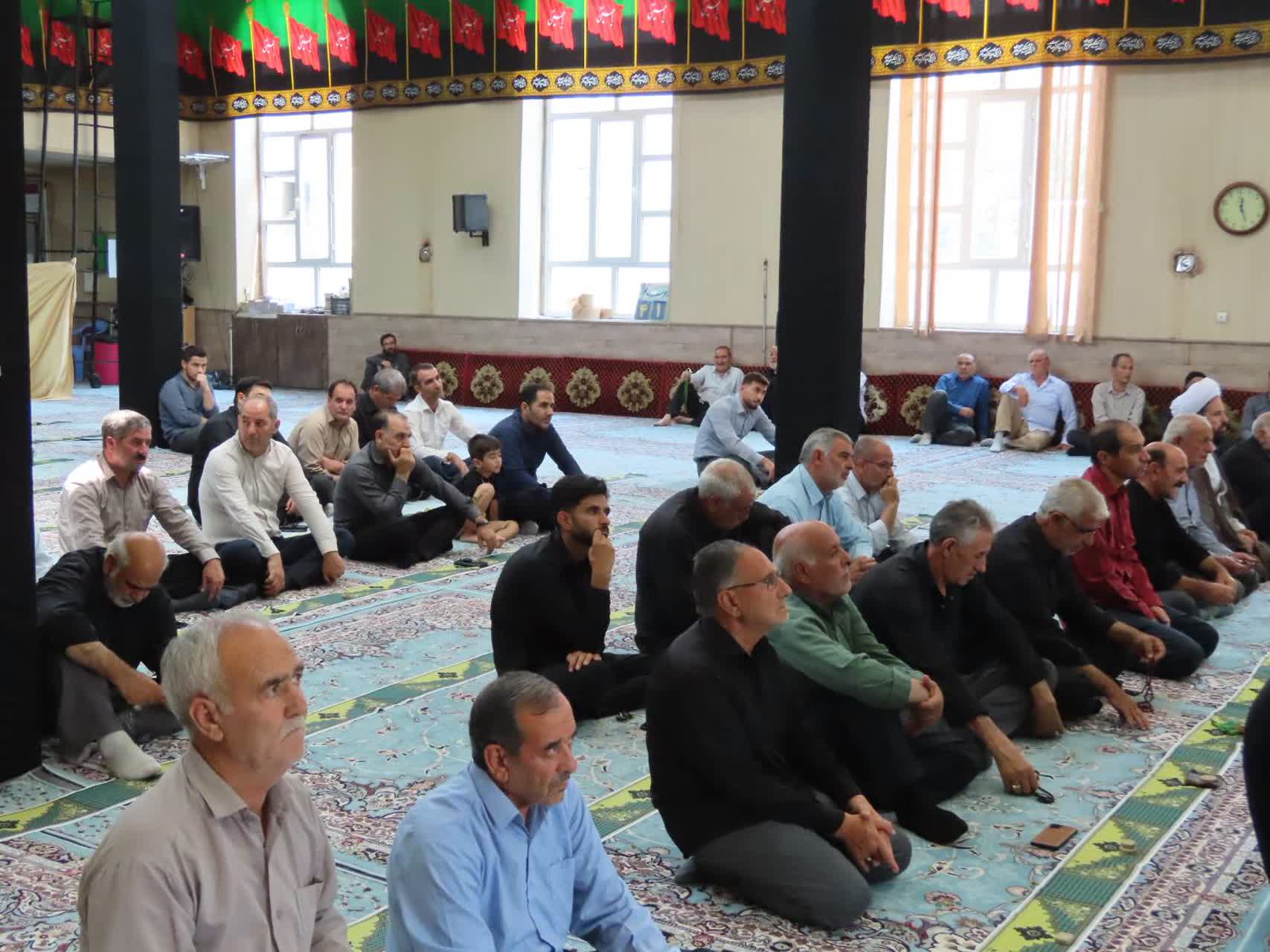 سخنرانی رضا اقلیمیان فرماندار شهرستان چایپاره پیش از خطبه های نماز جمعه