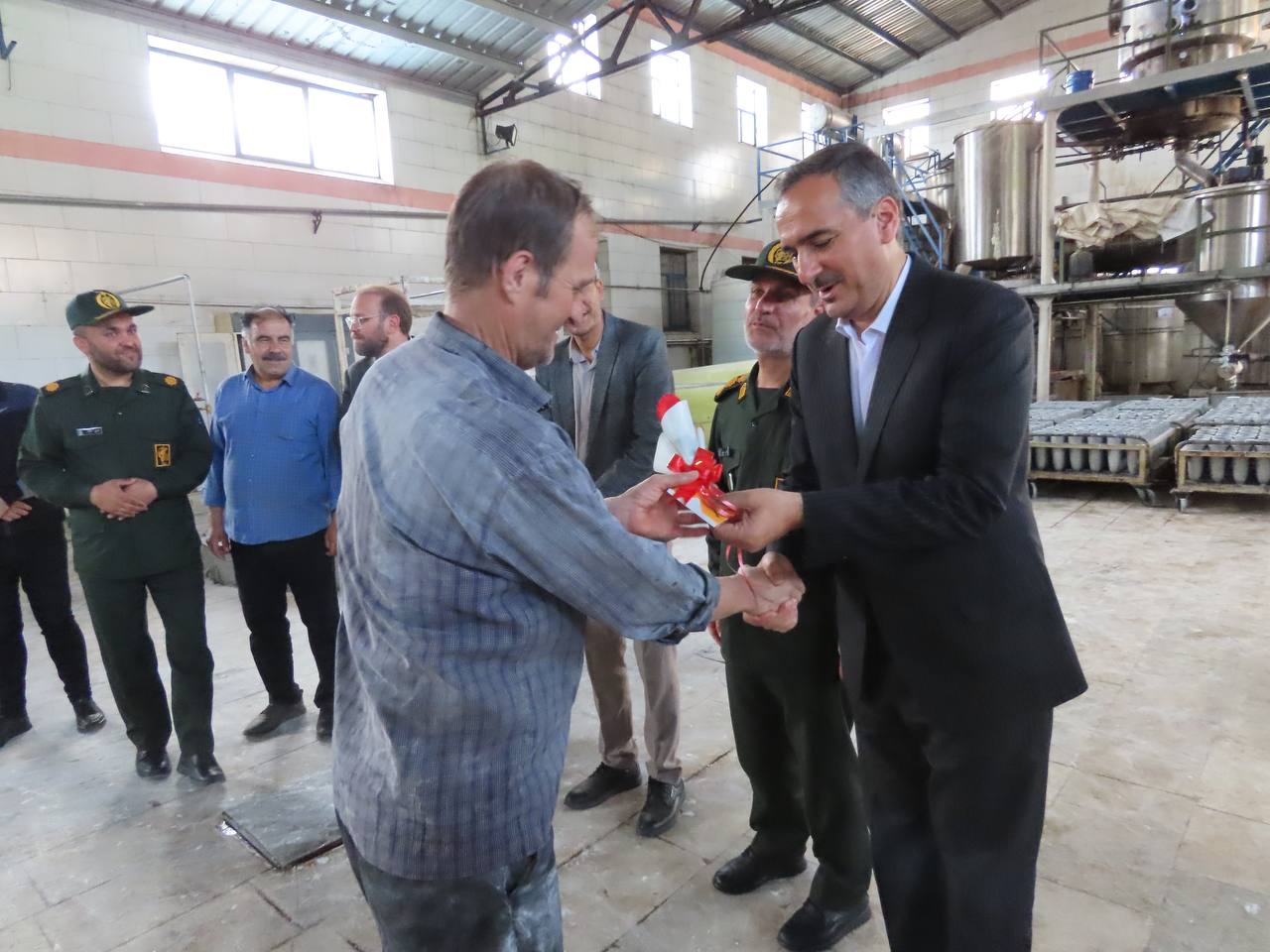 مراسم تجلیل از کارگران کارخانه قند شهرستان چایپاره
