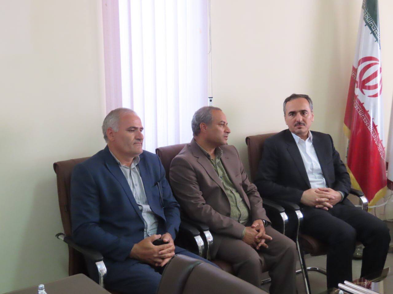 بازدید سرزده سعید شکورزاده فرماندار چایپاره از بنیاد شهید و امور ایثارگران شهرستان