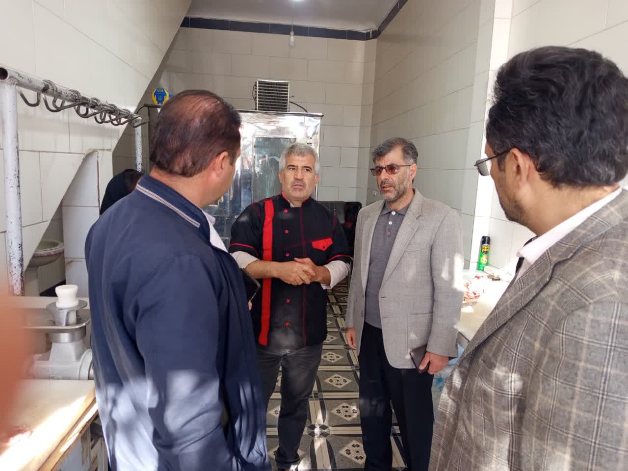 بازدید و بازرسی میدانی اعضای کمیسیون نظارت بر امور اصناف شهرستان از واحدهای صنفی تامین کننده اقلام ضروری و اساسی پیرو تأکیدات فرماندار چایپاره
