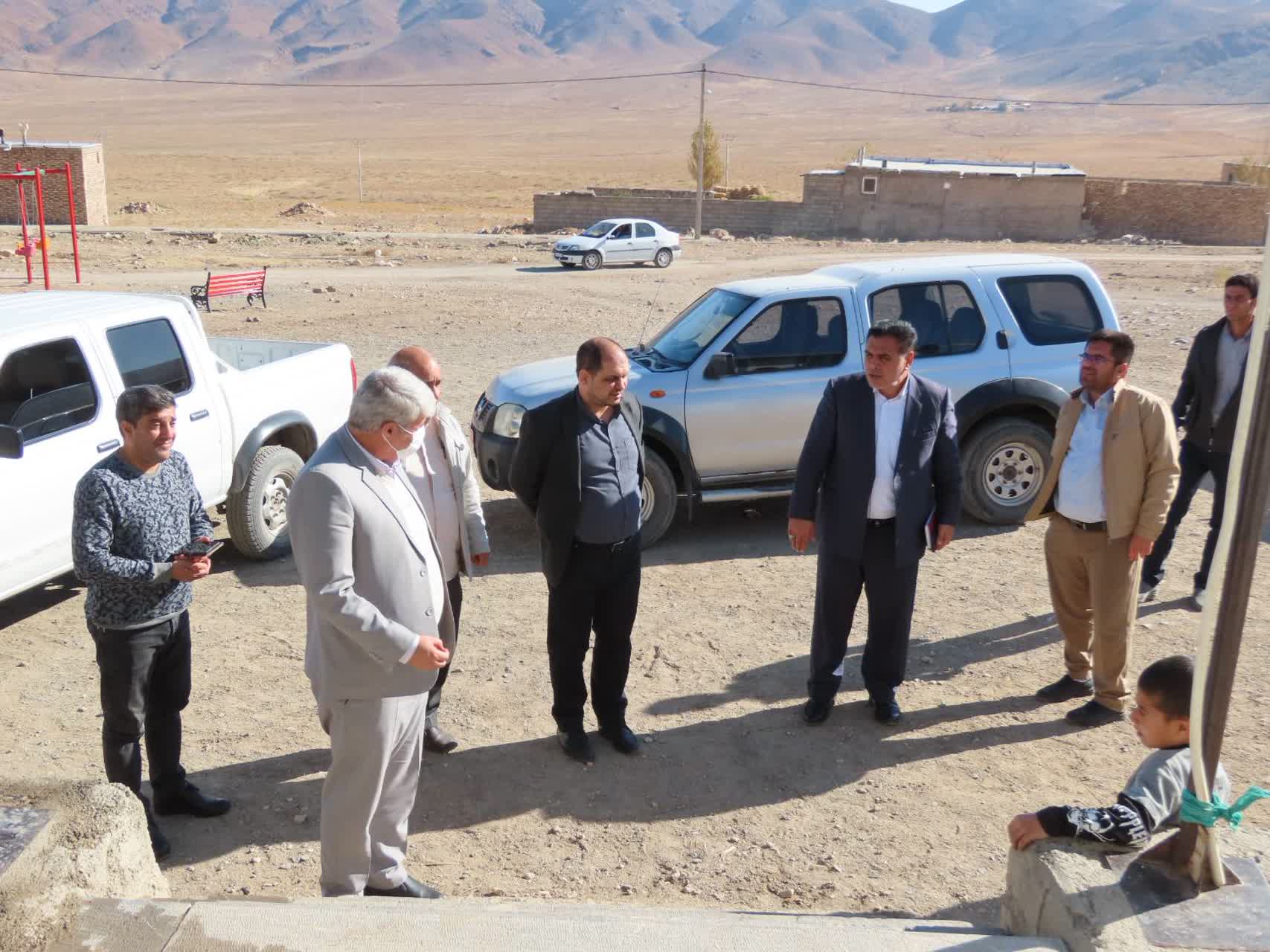 بازدید فرماندار شهرستان چایپاره از دبستان شهید مدنی روستای کورابلاغ