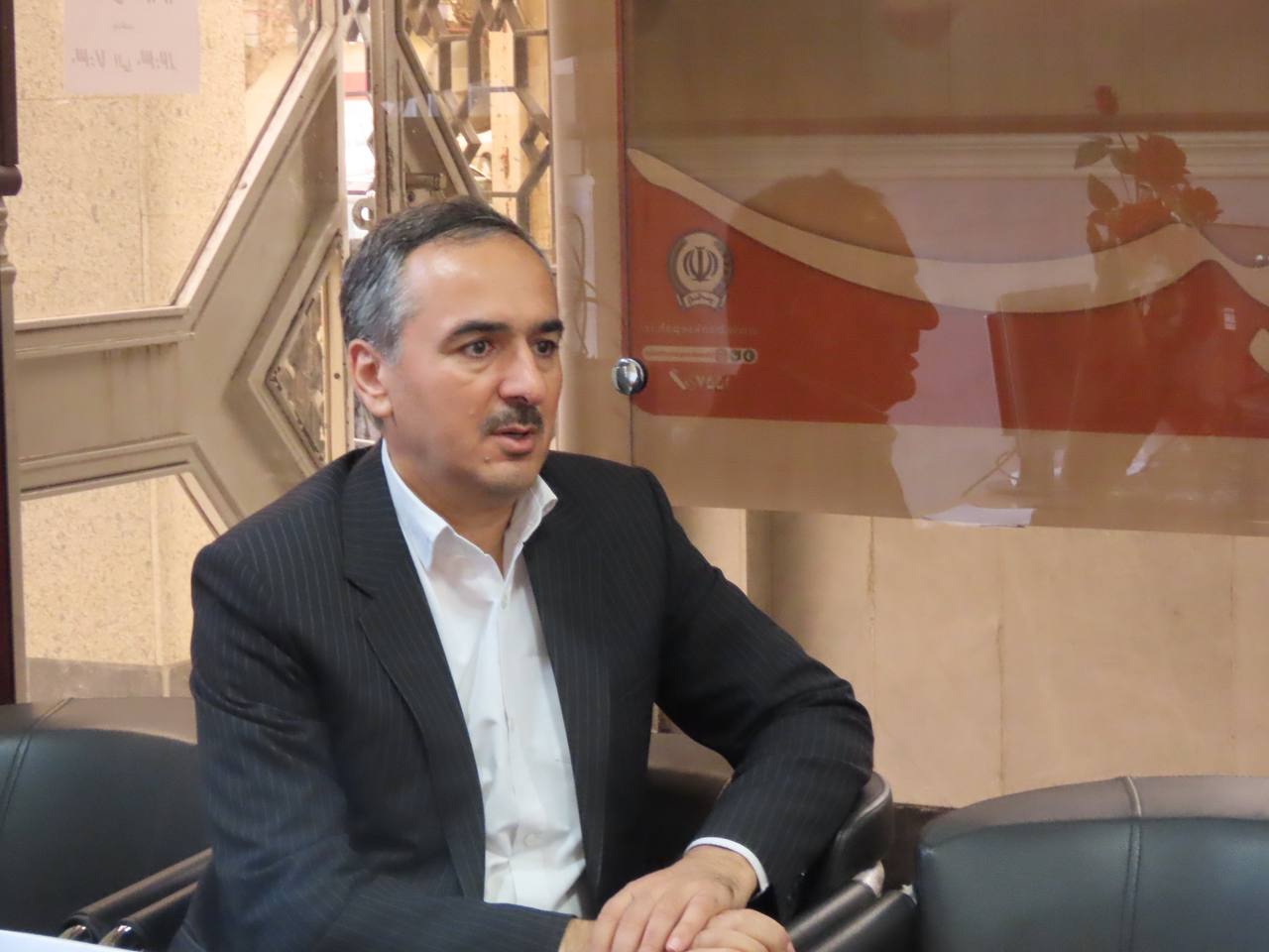 بازدید سرزده سعید شکورزاده فرماندار چایپاره از بانک سپه