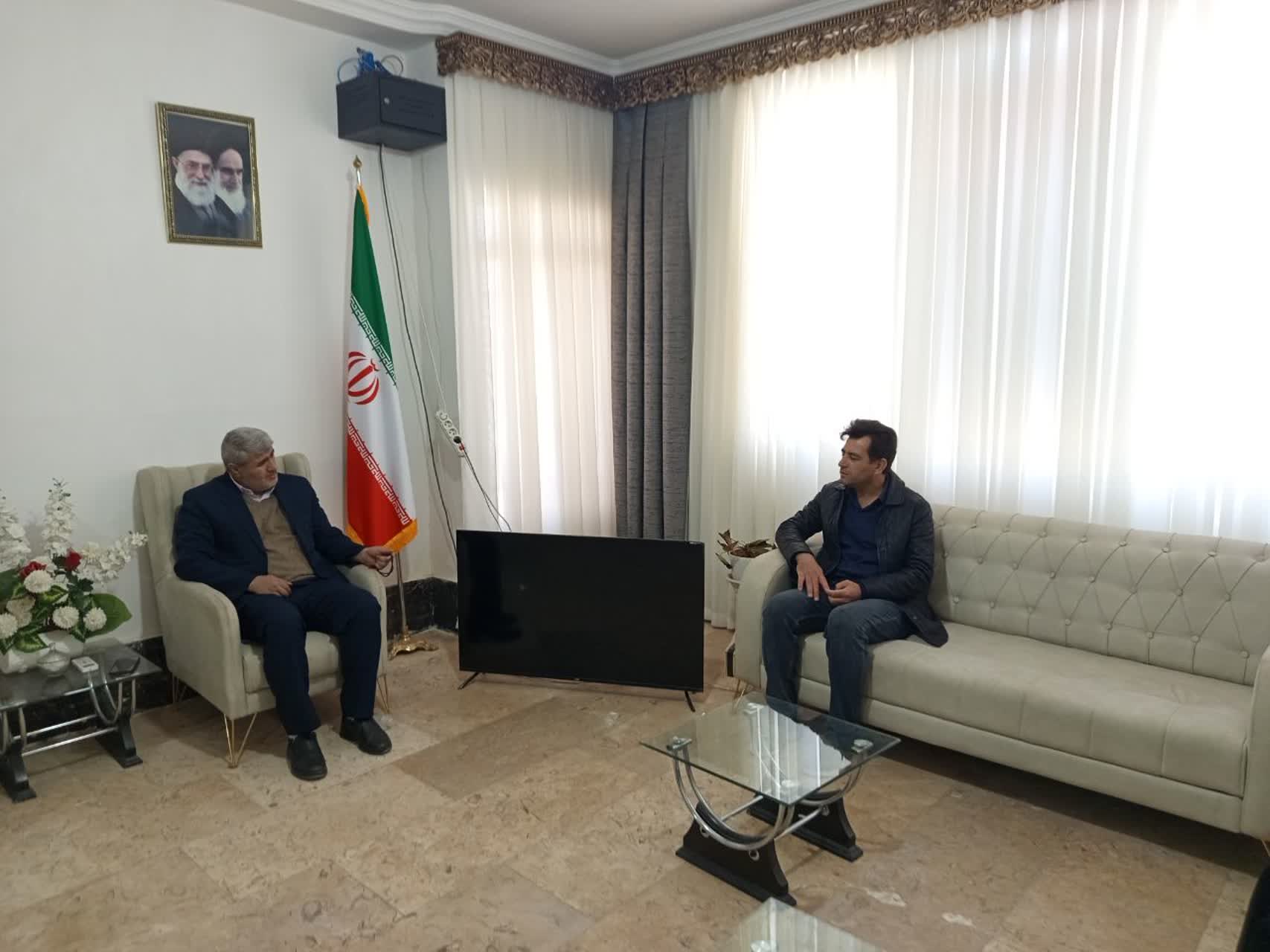 تجلیل فرماندار چایپاره از شهردار حاجیلار