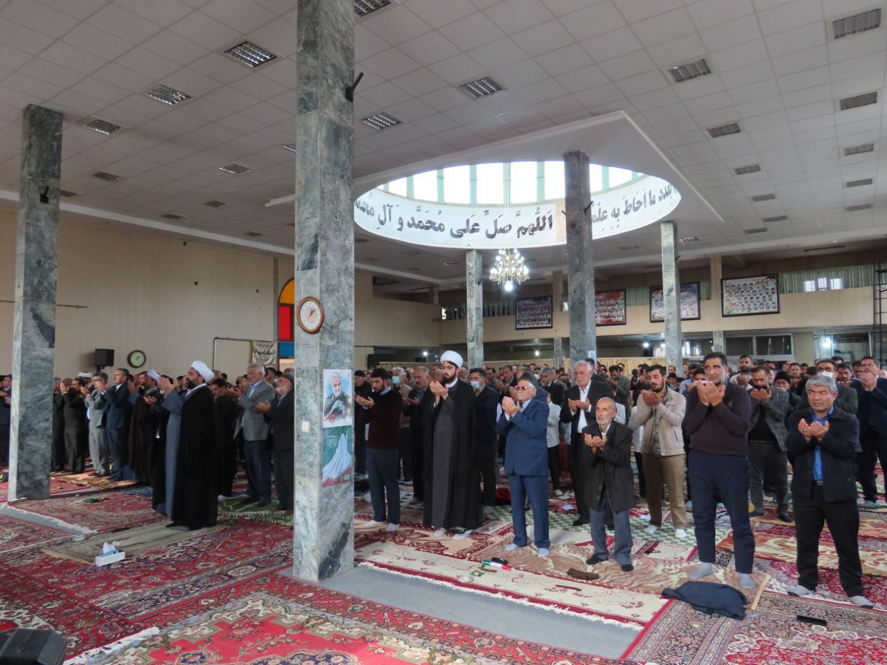 نماز جمعه 13 آبان چایپاره به امامت حجت الاسلام و المسلمین جمشیدی اقامه شد