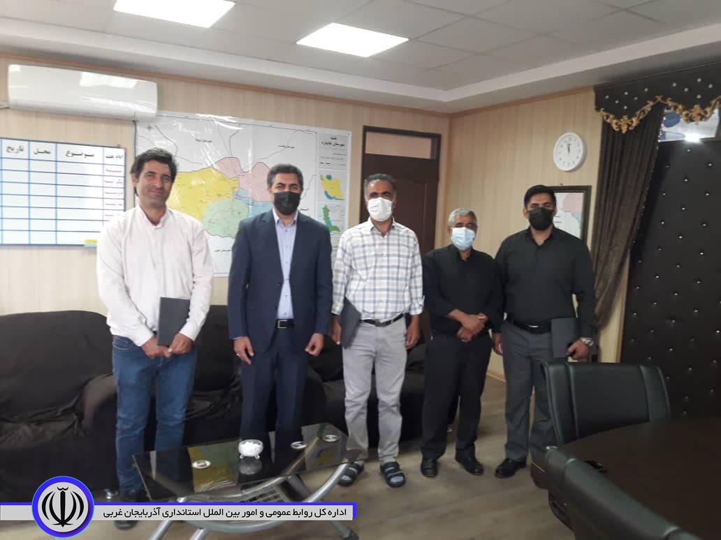 تقدیر بخشدار مرکزی از خدمات دهیاران سابق روستاهای قره کندی، خانقاه چورس و سلوکلو