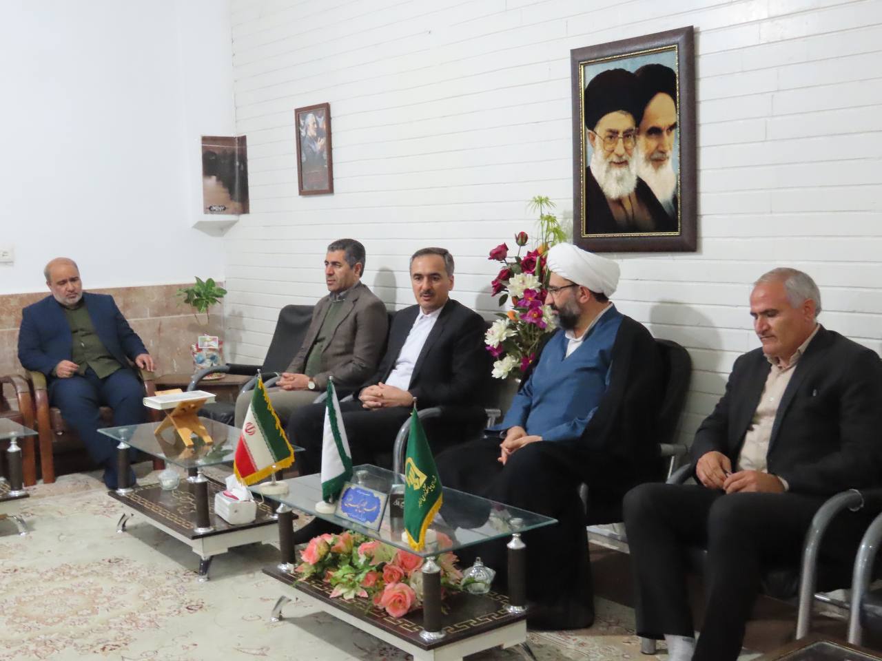 دیدار نوروزی فرماندار چایپاره با امام جمعه شهرستان