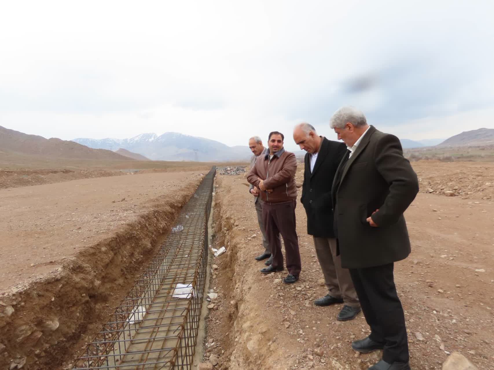 بازدید فرماندار شهرستان و سرپرست معاونت هماهنگی امور اقتصادی استانداری آذربایجان غربی از طرح‌ها و پروژه‌های سرمایه‌گذاری در دست اقدام