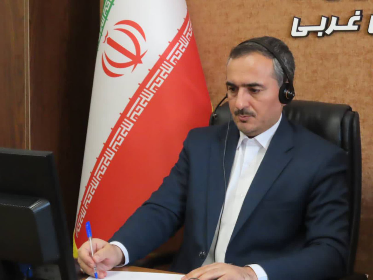 حضور فرماندار شهرستان چایپاره در سامانه سامد برای پاسخگویی به سؤالات مردم
