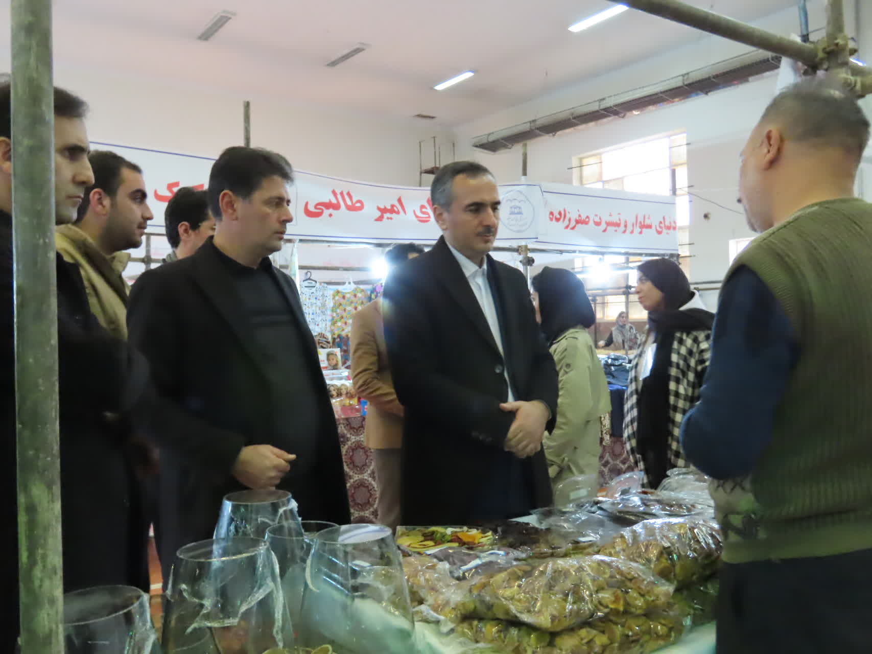 افتتاح نمایشگاه انواع صنایع دستی و غذایی مشاغل خانگی شهری و روستایی