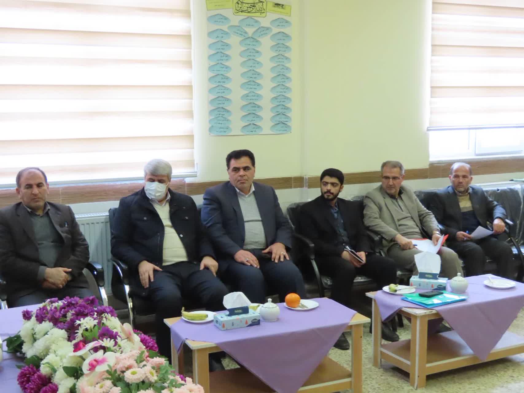 حضور فرماندار شهرستان در جلسه قطبی معاونین پرورشی و تربیت بدنی شمال استان آذربایجان غربی در چایپاره