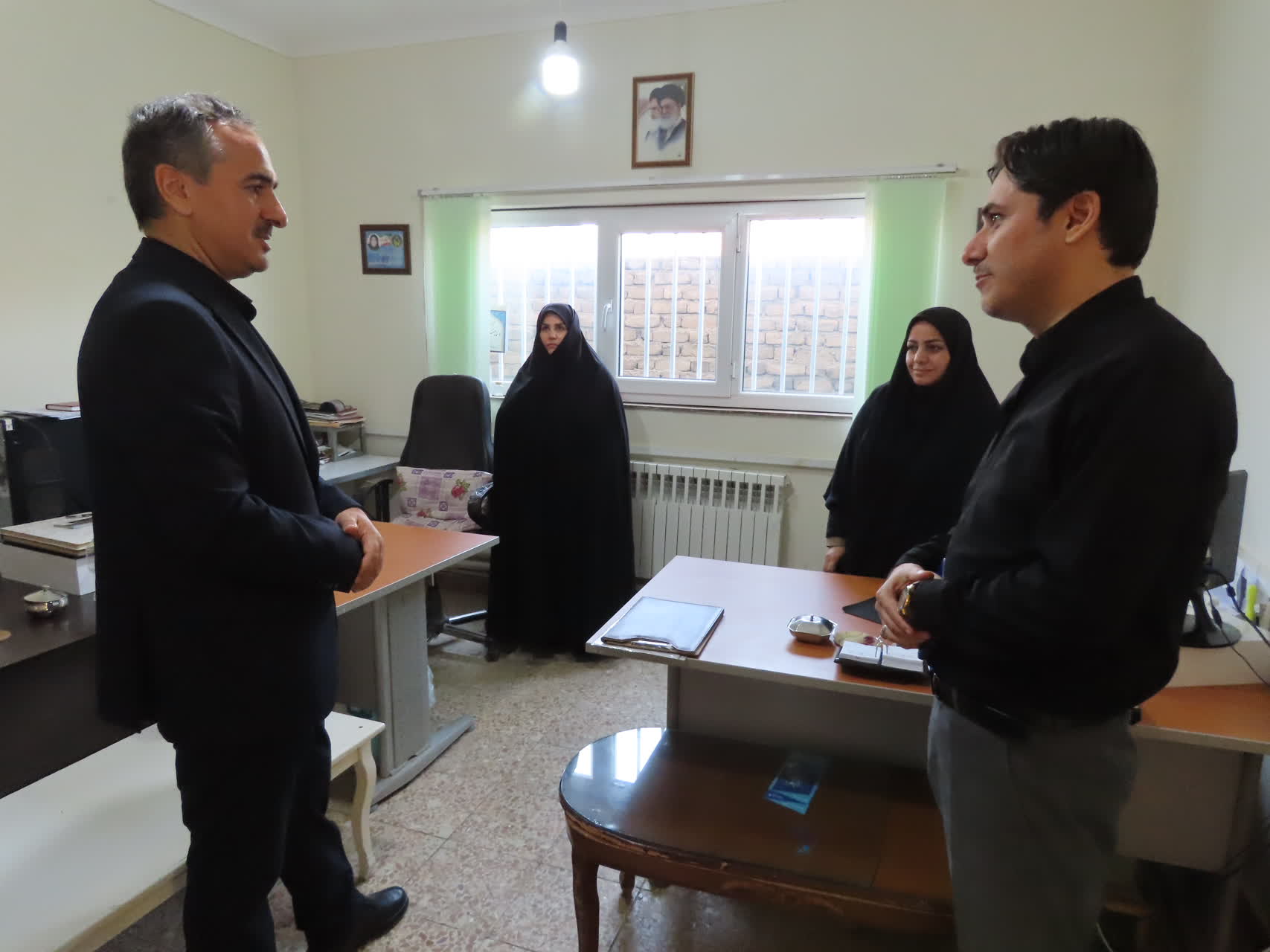 بازدید سرزده سعید شکورزاده فرماندار چایپاره از کمیته امداد امام خمینی(ره)