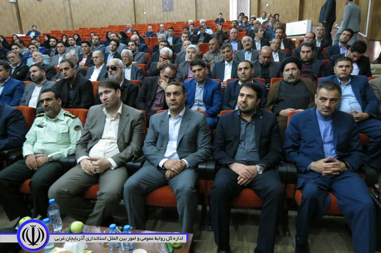 آئین تکریم و معارفه روساء و دادستانهای سابق و جدید حوزه قضائی شهرستان چایپاره برگزار شد.