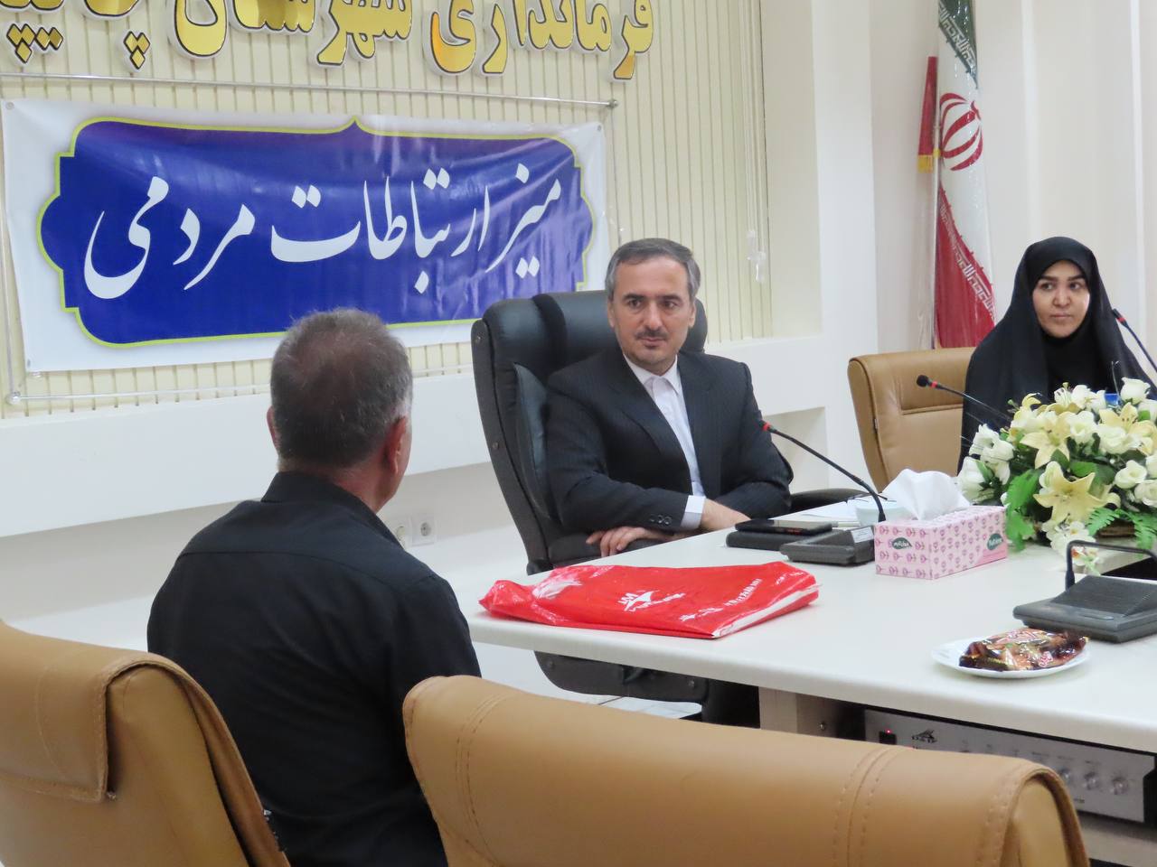 میز ارتباطات مردمی و دیدار فرماندار شهرستان چایپاره با تعدادی از مددجویان اداره بهزیستی