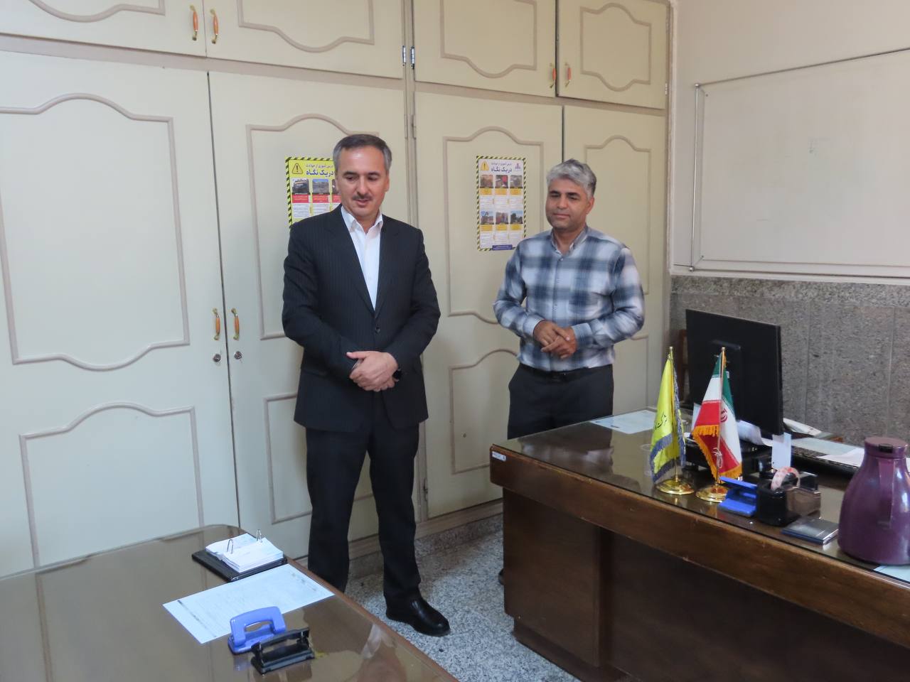بازدید سرزده سعید شکورزاده فرماندار چایپاره از اداره گاز شهرستان