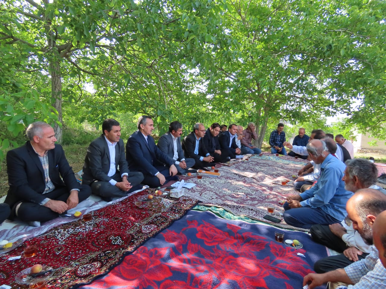 بازدید فرماندار و جمعی از مسئولان شهرستان از روستای خانقاه قوزلور بخش مرکزی