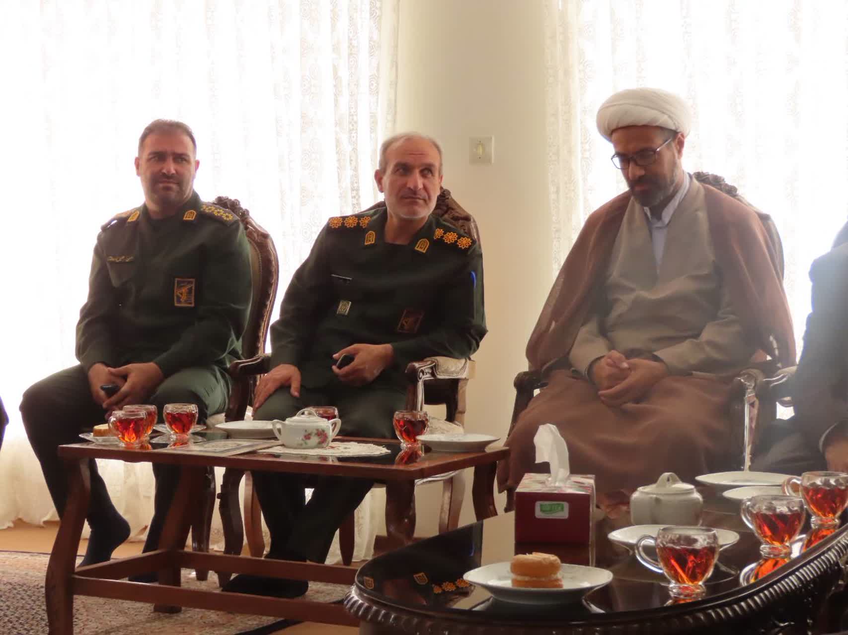 تجلیل از مقام شامخ خانواده شهداء