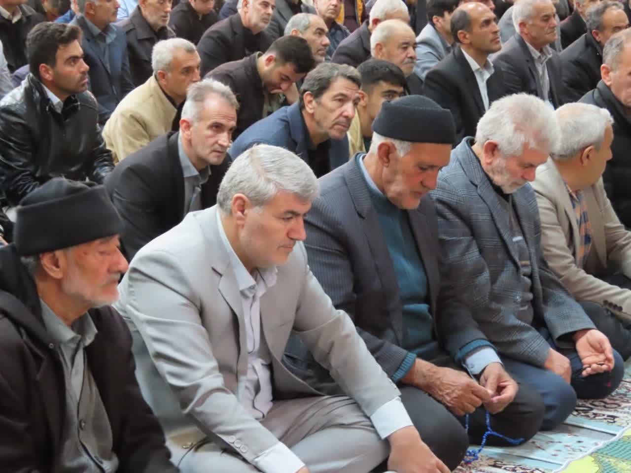 برگزاری باشکوه نماز عید سعید فطر در چایپاره