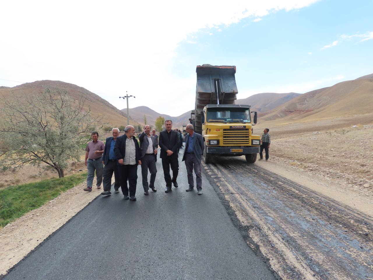 آسفالت راه روستایی قوچاش آماده افتتاح شد