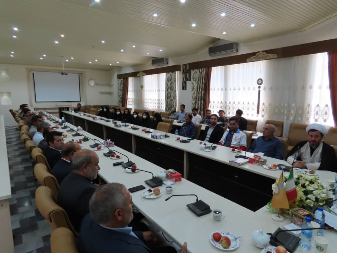 آیین تجلیل از کارمندان نمونه دستگاه های اجرایی شهرستان چایپاره