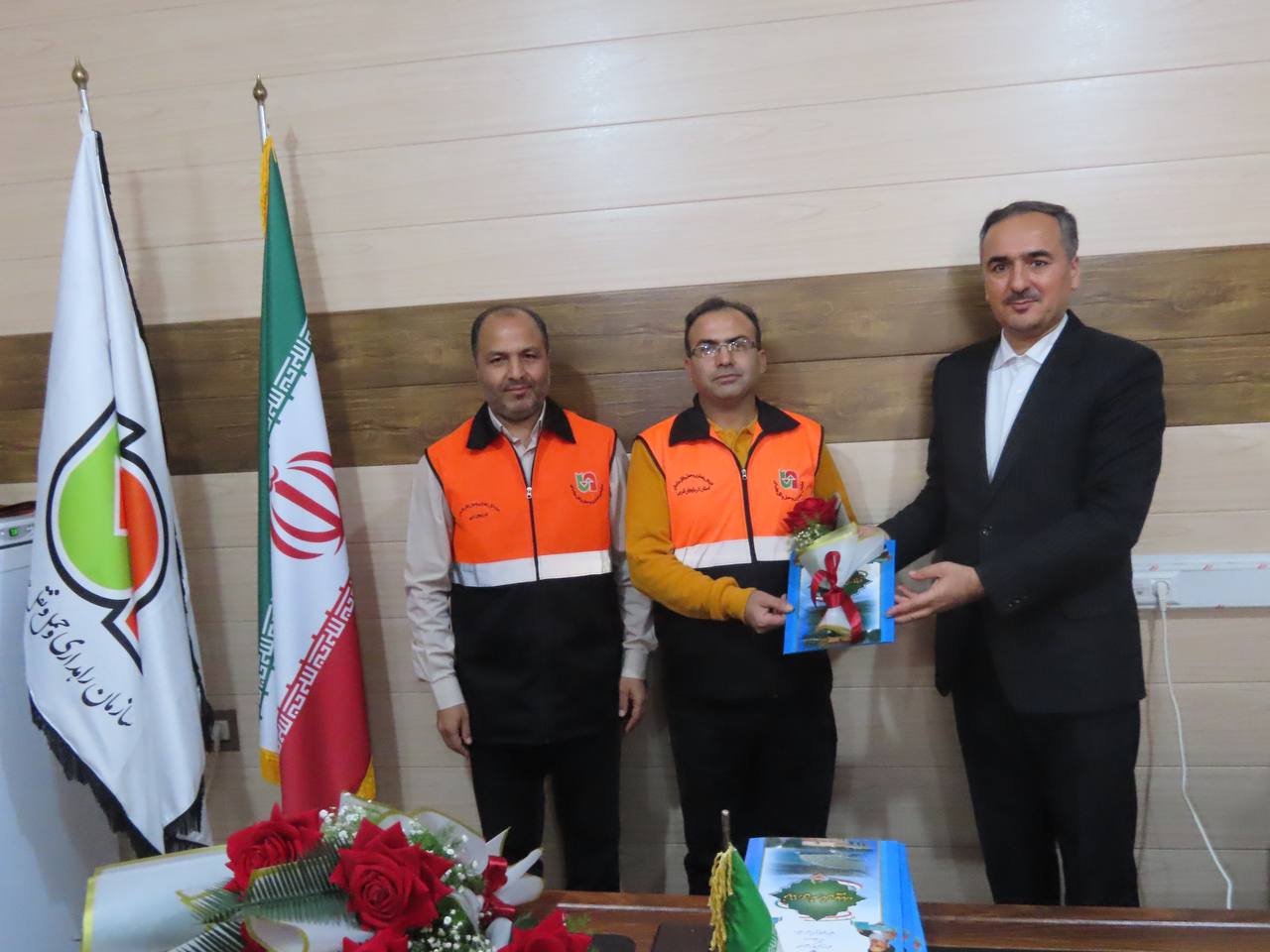 تجلیل فرماندار از راهداران شهرستان چایپاره