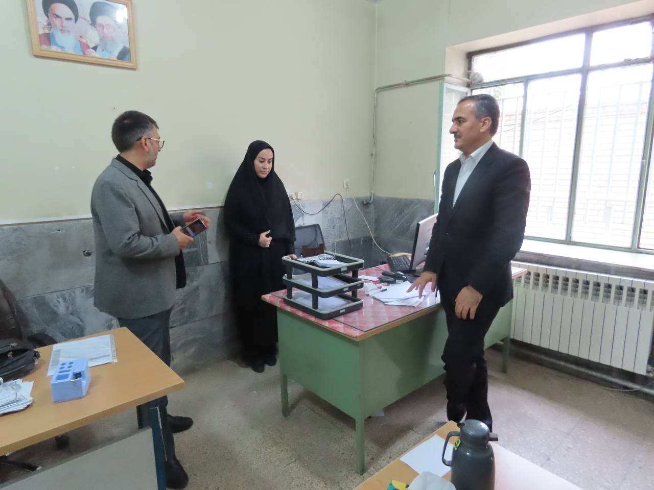 بازدید سرزده سعید شکورزاده فرماندار چایپاره از اداره آموزش و پرورش شهرستان