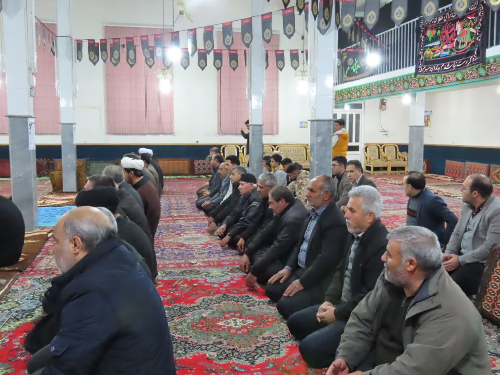 حضور معاون فرماندار چایپاره در مراسم ایام فاطمیه در روستای بسطام