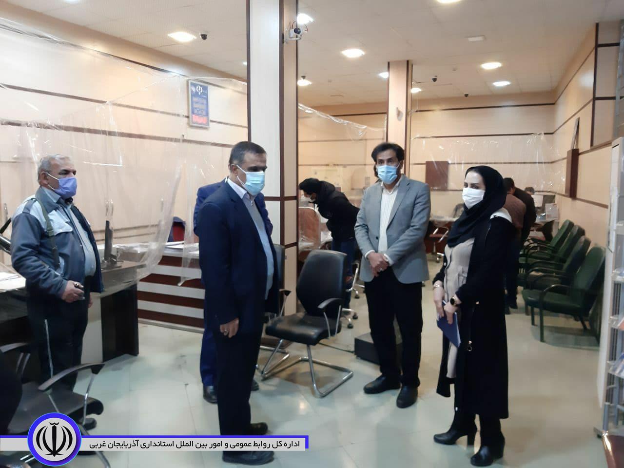 بازدید سرزده فرماندار از بانک ها ودفاتر پیشخوان در شهرستان چایپاره