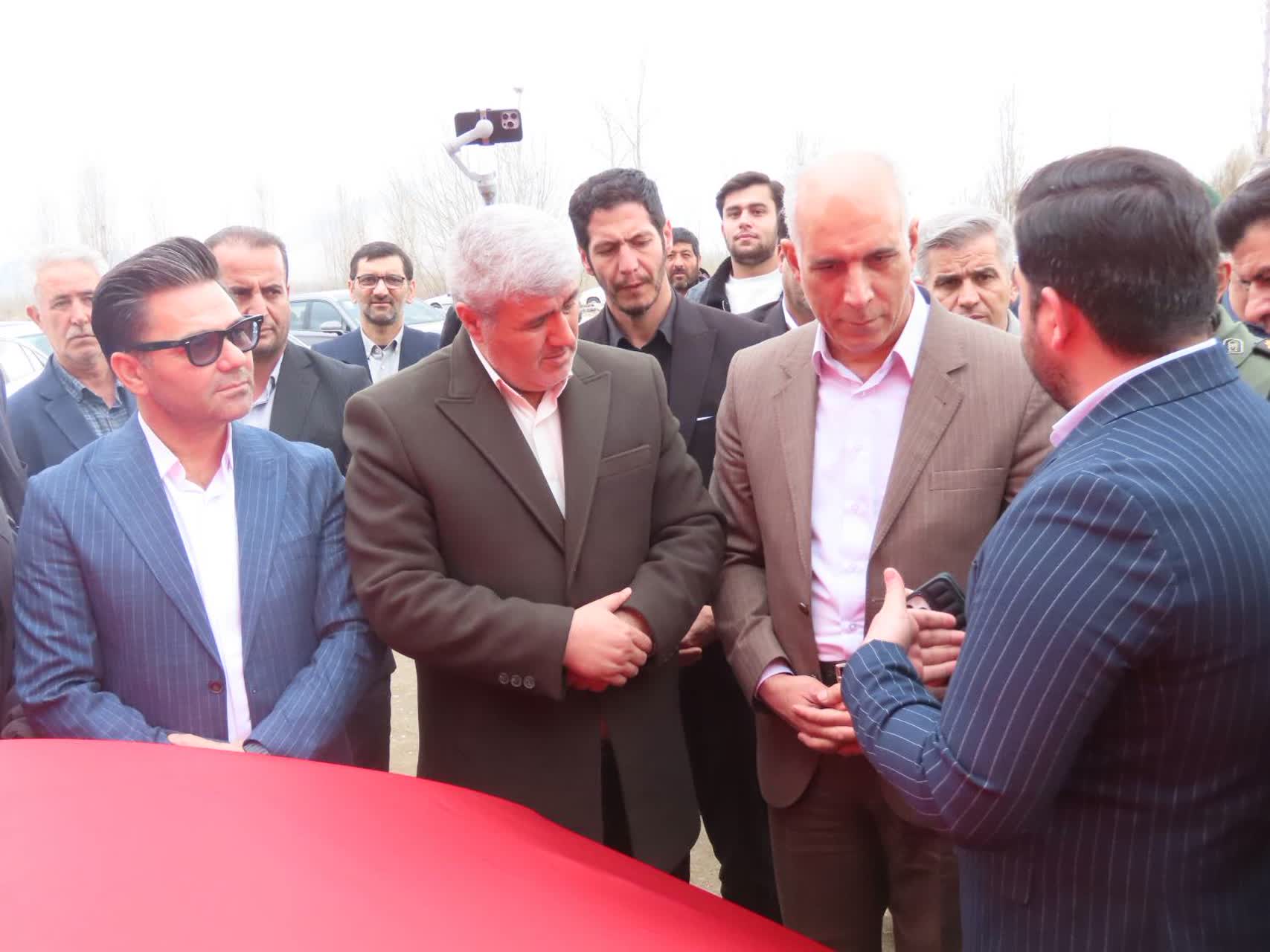 آیین افتتاح نمایشگاه اتومبیل «عطا کرال» در چایپاره با عرضه خودروهای منطقه آزاد ماکو