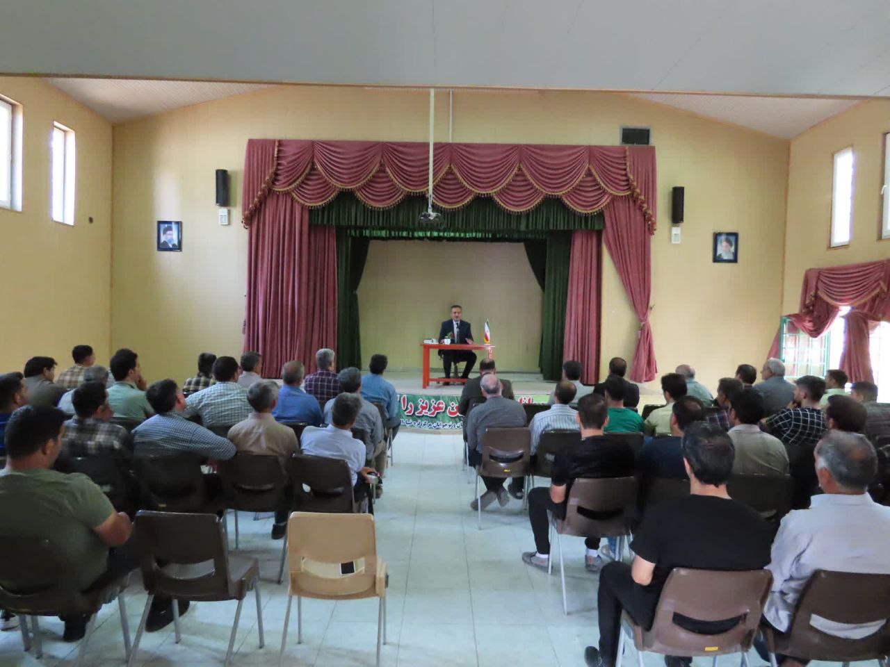 کارگاه آموزشی شیوه نامه جدید فعالیت نانوایی ها و هوشمندسازی تخصیص سهمیه آرد شهرستان چایپاره