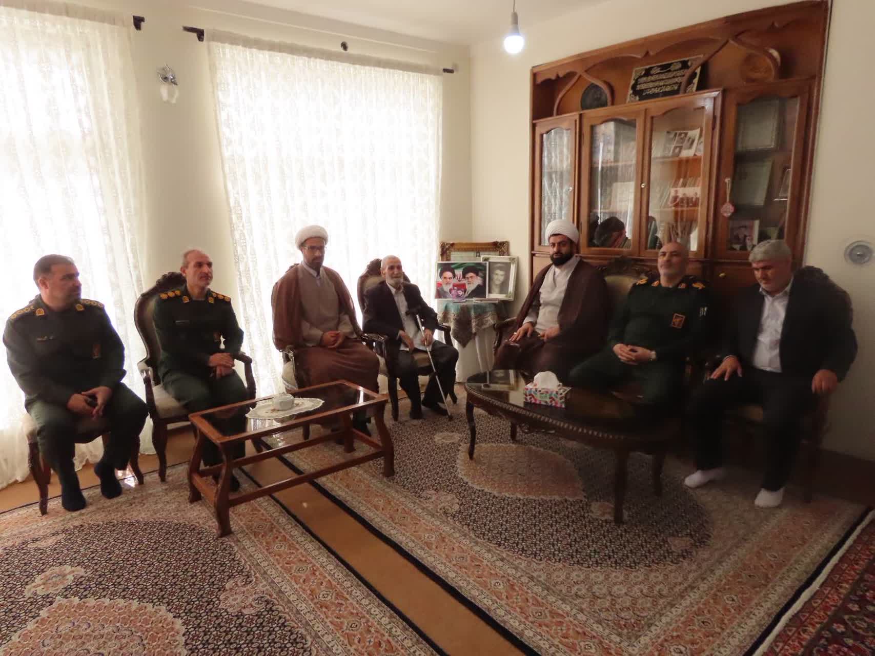 تجلیل از مقام شامخ خانواده شهداء