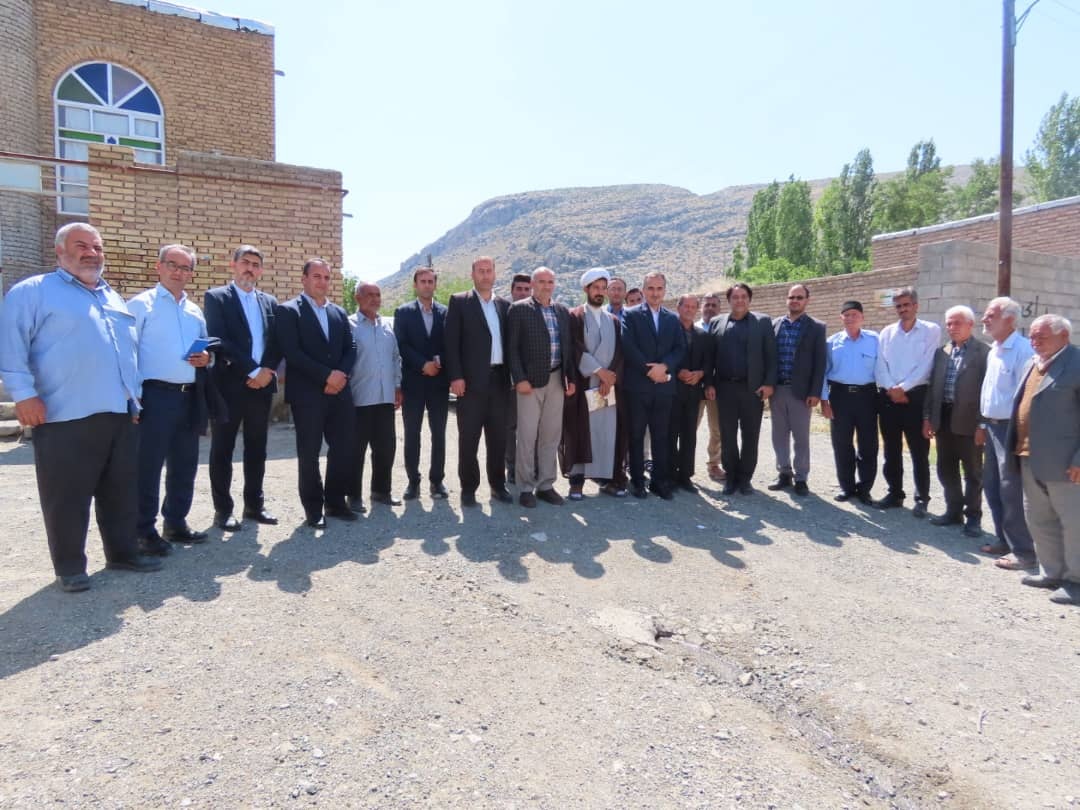 بازدید فرماندار و جمعی از مسئولان شهرستان از روستای بسطام توابع بخش مرکزی