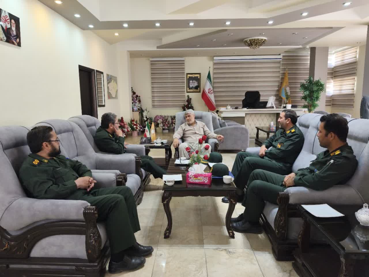 دیدار فرمانده ناحیه مقاومت بسیج شهرستان پلدشت با سرپرست فرمانداری چایپاره جهت تبریک انتصاب ایشان