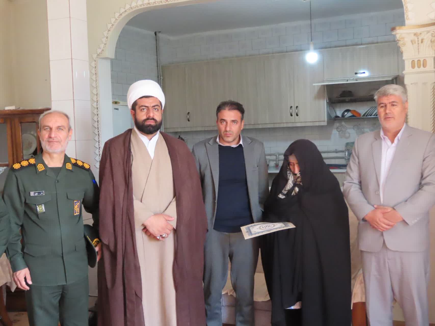 تجلیل از مقام شامخ خانواده شهداء