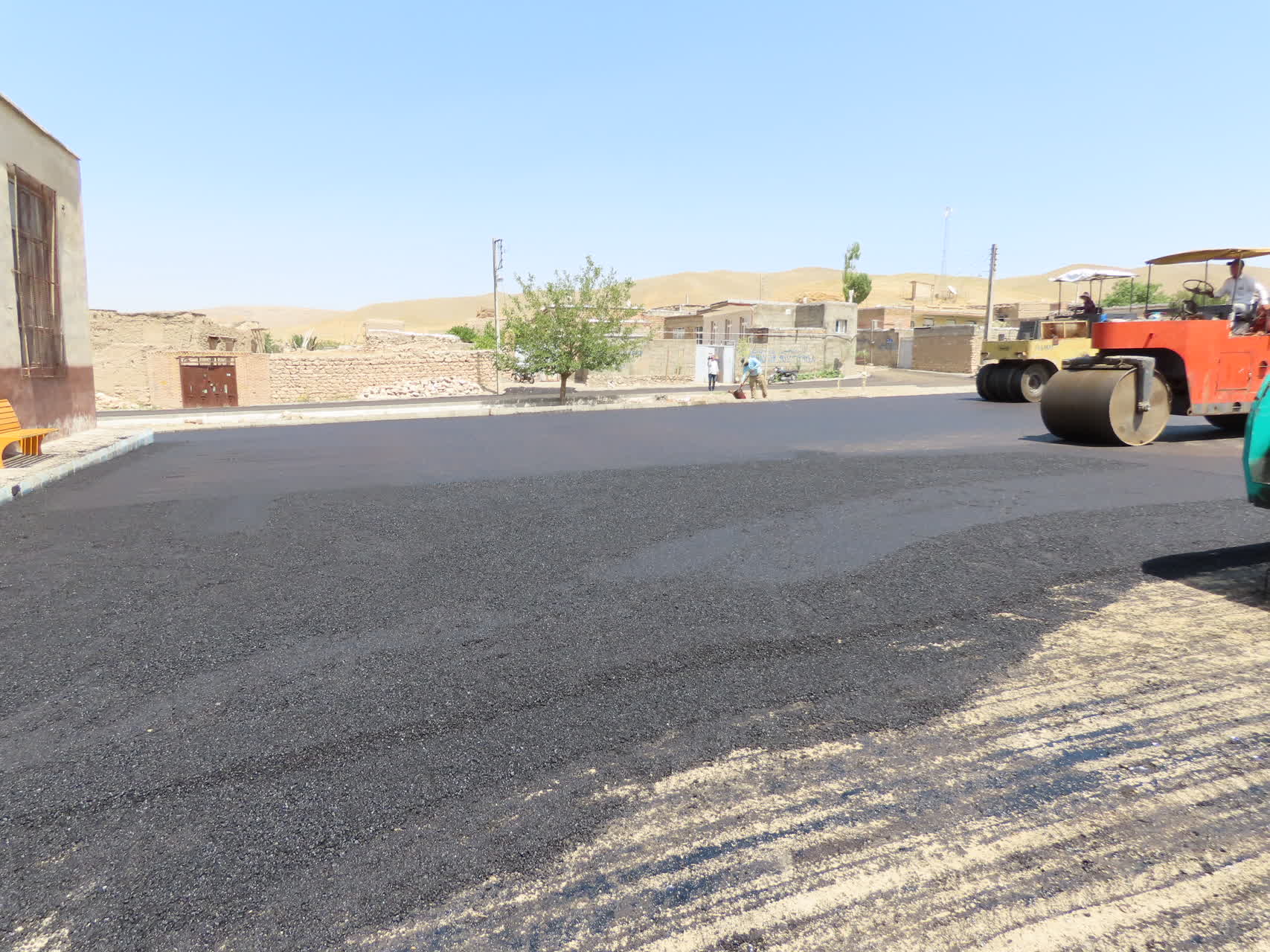 طرح عمرانی بهسازی و آسفالت معابر روستای قره کهریز آماده افتتاح شد
