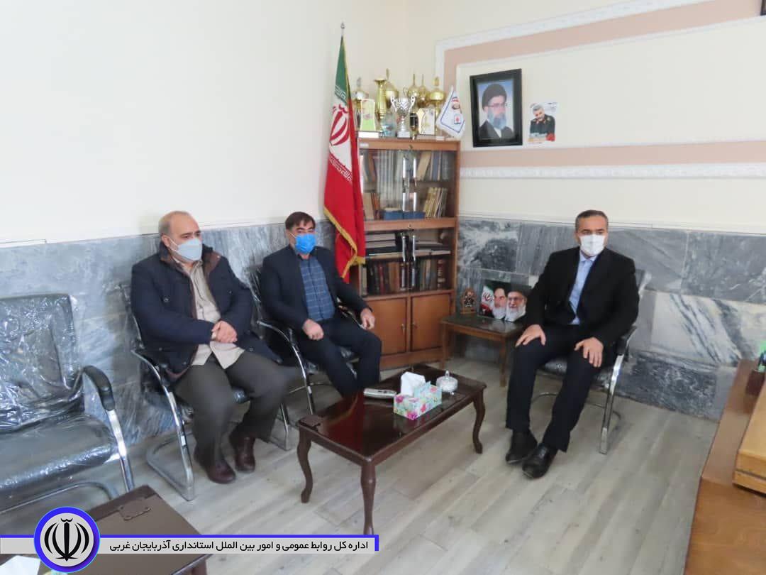 بازدید سرزده شکورزاده فرماندار شهرستان از آموزش و پرورش