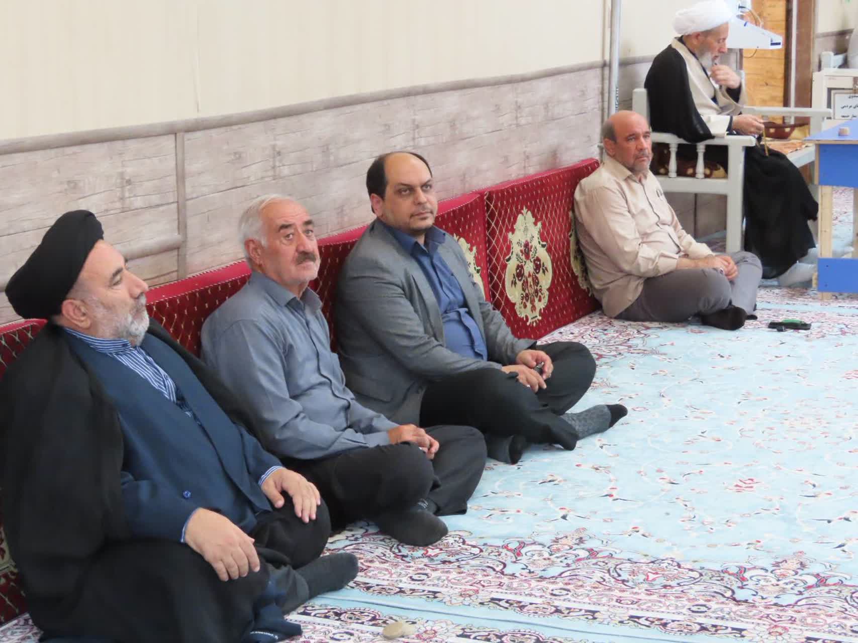 سخنرانی رضا اقلیمیان فرماندار شهرستان چایپاره پیش از خطبه های نماز جمعه