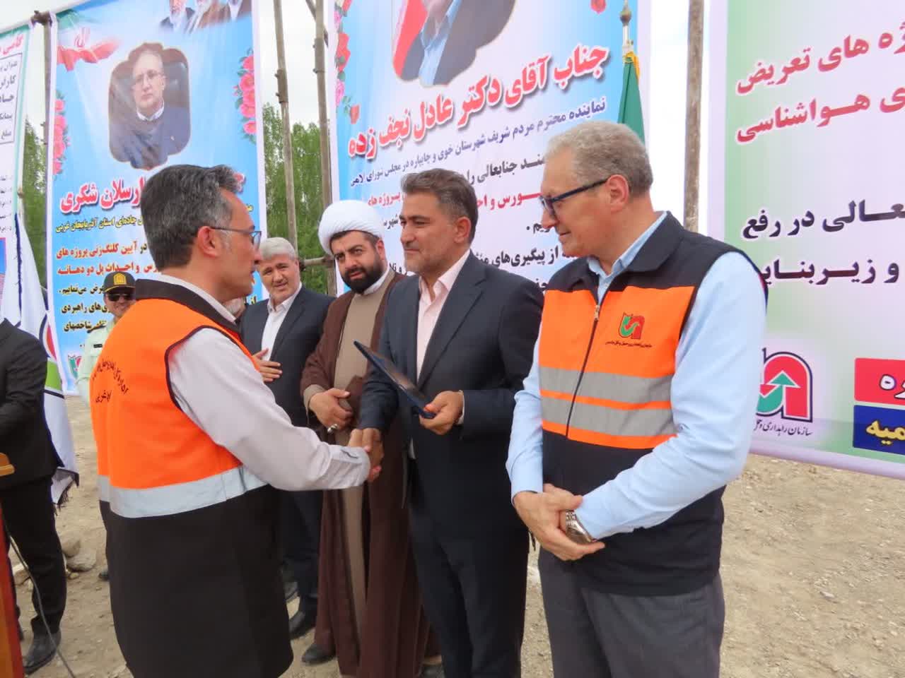 برگزاری مراسم کلنگ‌زنی پروژه بهسازی، تعریض و آسفالت محور روستای تاریخی و هدف گردشگری چورس