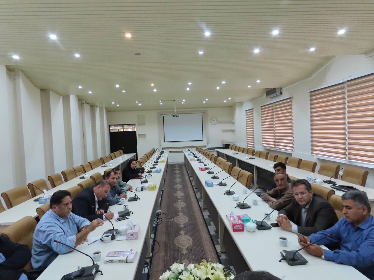 بازدید میدانی فرماندار از محل زمین احداث خانه بهداشت و چمن مصنوعی روستای بابل آباد